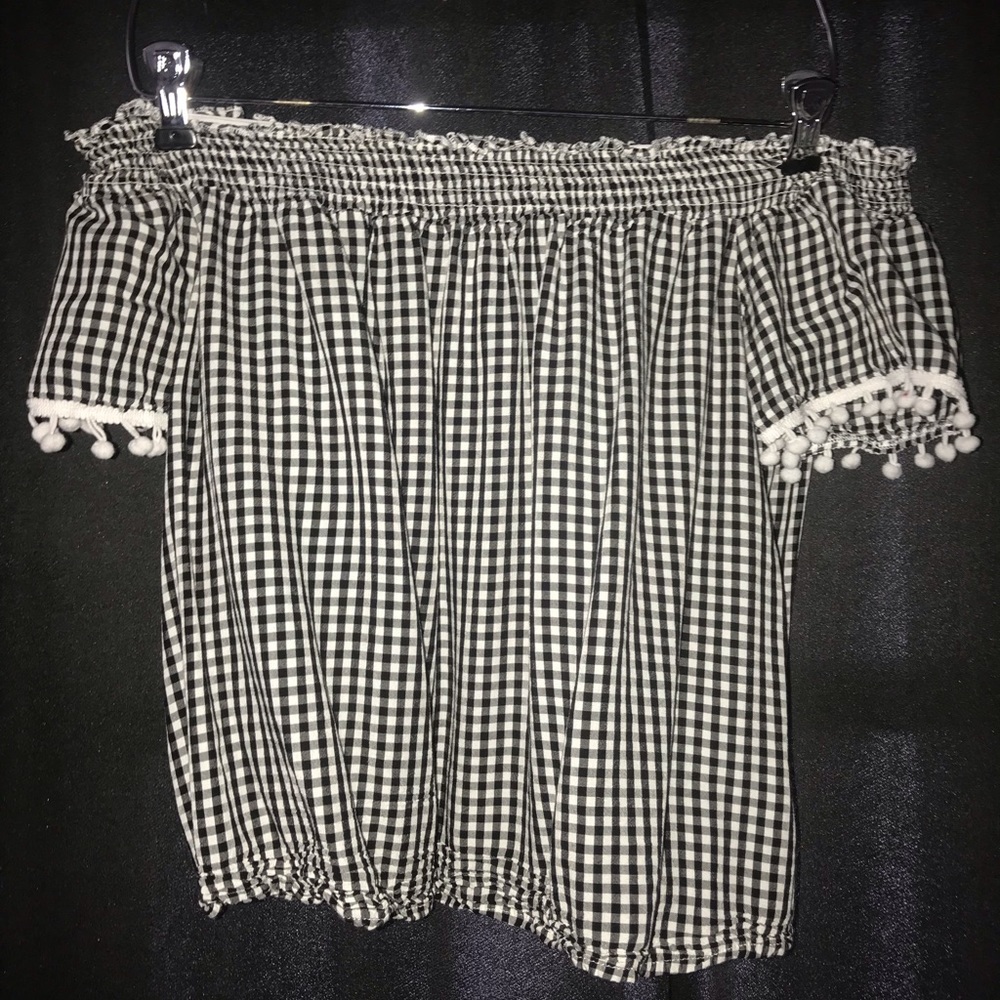 Checkered strapless off the shoulder crop top